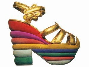 Mẫu giày cầu vồng là một trong những biểu tượng của hãng Salvatore Ferragamo.